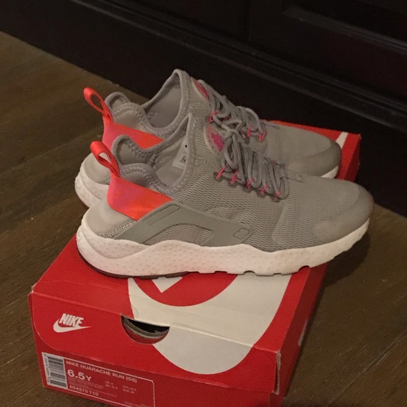 Womens Nike Huaraches - Picture 1 of 5